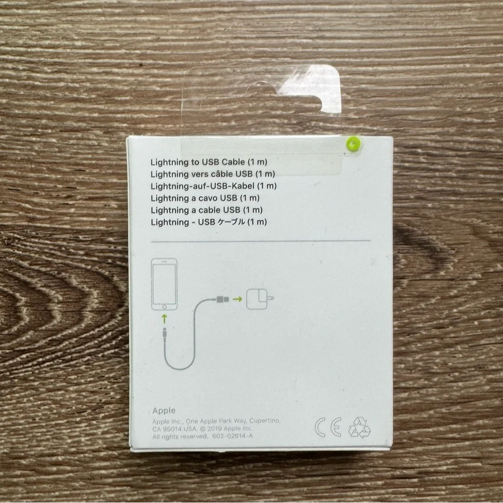 ⭐️NWT⭐️ Apple Lightning to USB Cable, 1m